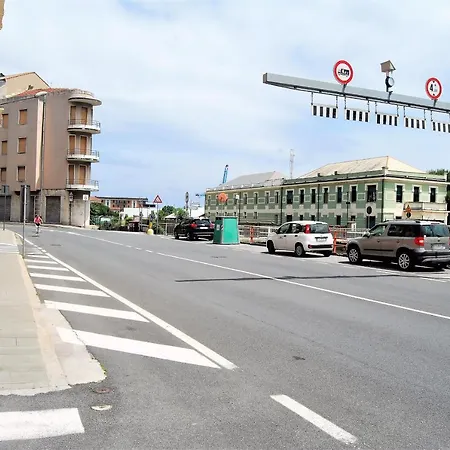 Costa Del Molo - Casa E Lavoro